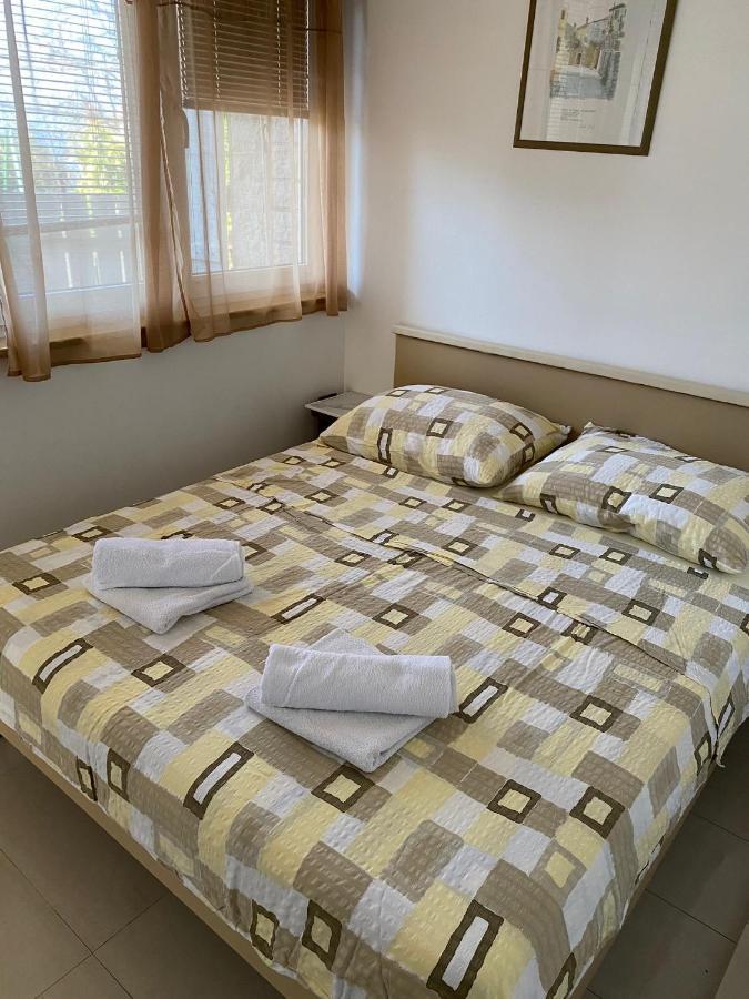 Apartmani Sara Omišalj Eksteriør billede