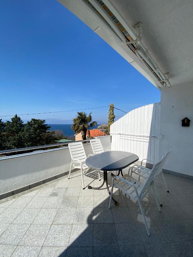 Apartmani Sara Omišalj Eksteriør billede