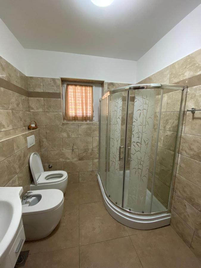 Apartmani Sara Omišalj Eksteriør billede