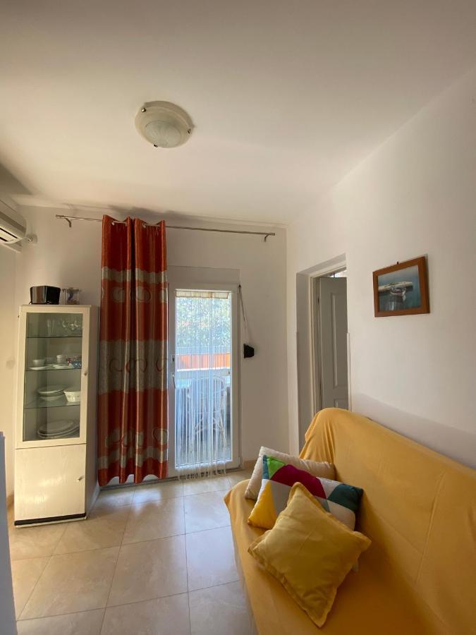 Apartmani Sara Omišalj Eksteriør billede