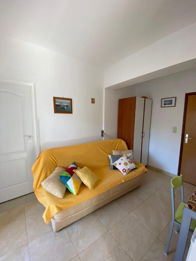 Apartmani Sara Omišalj Eksteriør billede