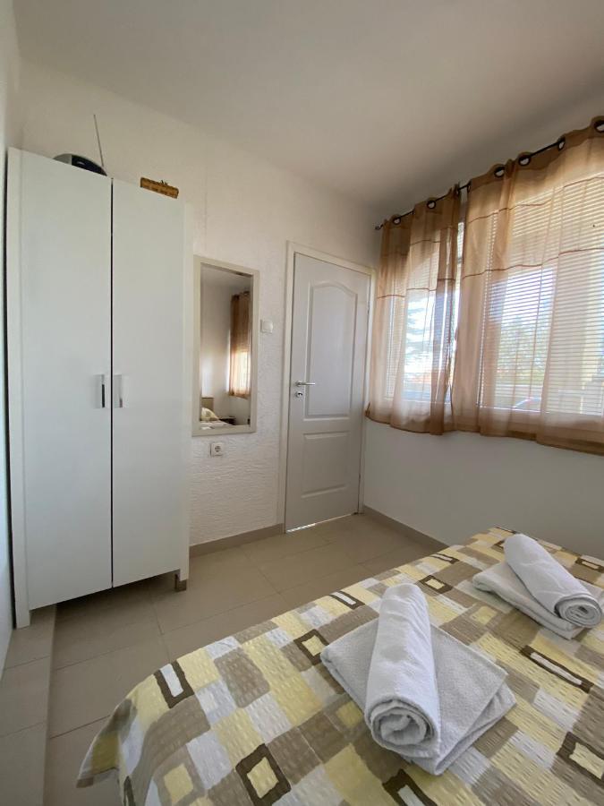 Apartmani Sara Omišalj Eksteriør billede