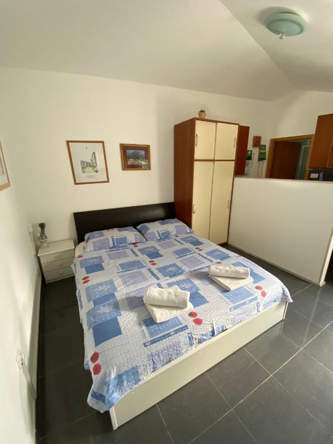 Apartmani Sara Omišalj Eksteriør billede